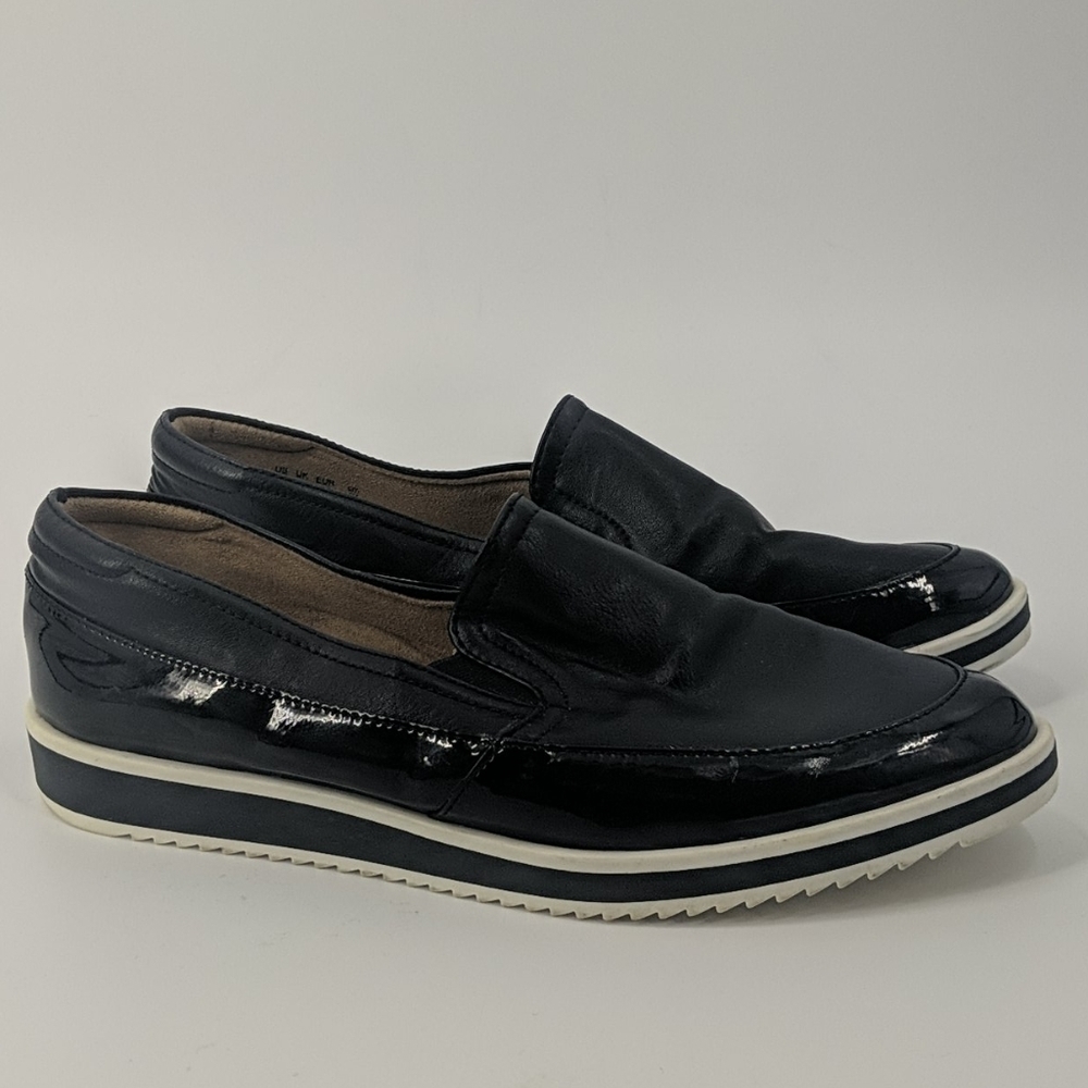 NATURALIZER Leather Loafers